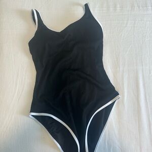 NWT Women’s Onepiece Swimsuit